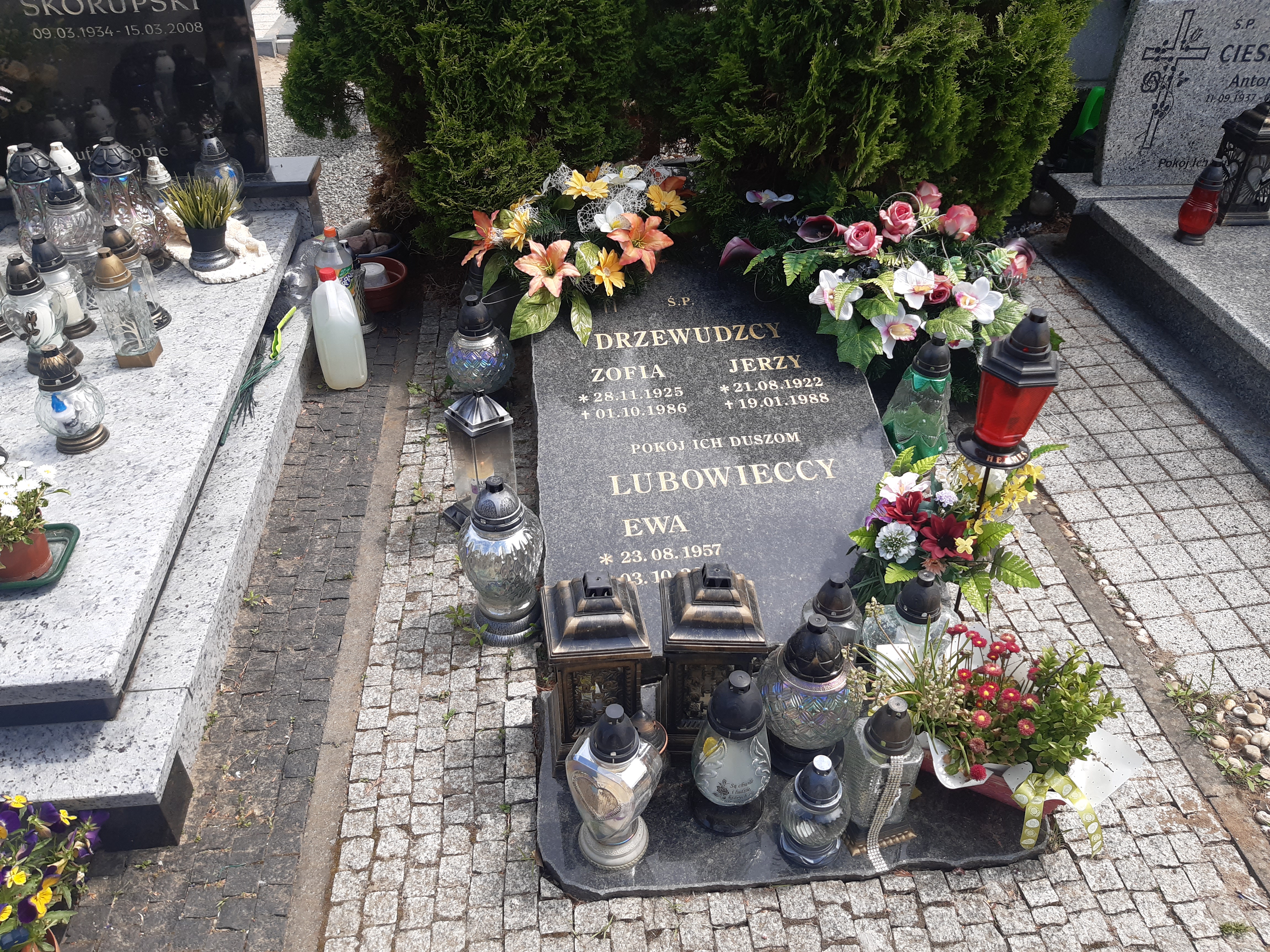 Grób Ewa Lubowiecka